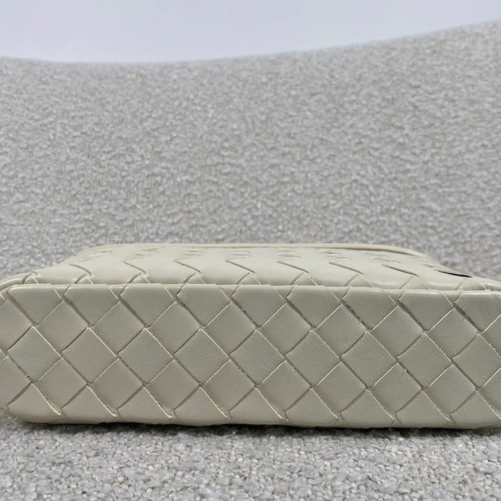Authentic Bottega Veneta Bang Bang Vanity Bag - Picture 3 of 16